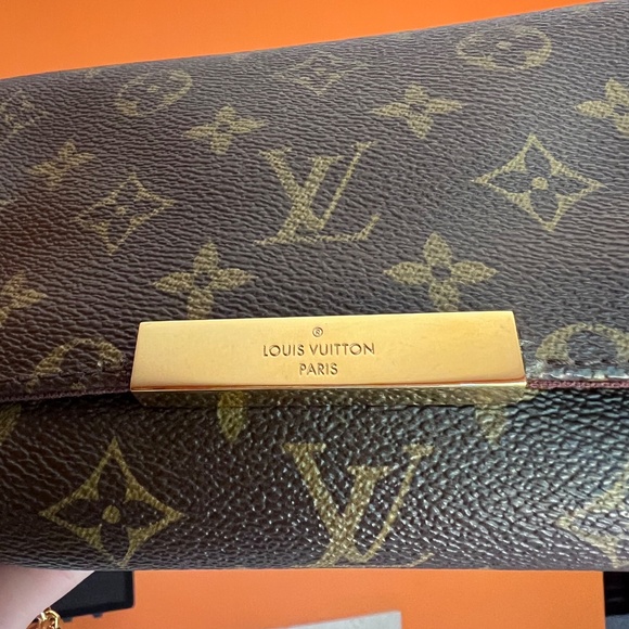LOUIS VUITTON Monogram Favorite PM - Picture 5 of 11